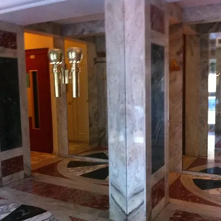 Le Castel Du Cros Apartament *